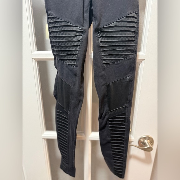 Alo High-Waist Moto Legging - Picture 8 of 16